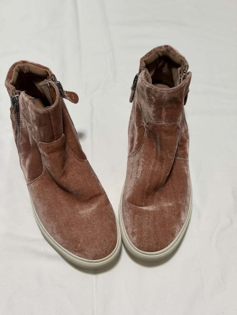 Gentle Souls by Kenneth Cole Carole Blush Pink Velvet Double Zip Sneaker Booties